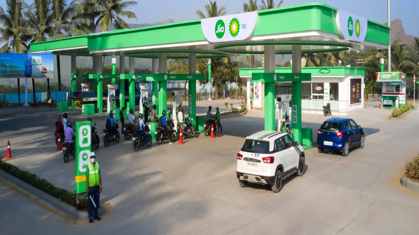 Jio-bp ने लॉन्च की ACTIVE पेट्रोल टेक्नॉलजी, बिना खर्च के ज्यादा माइलेज के साथ बहुत कुछ खास