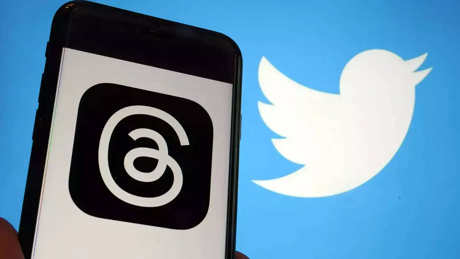 10 Distinctive Features Of Twitter That Set It Apart From Threads