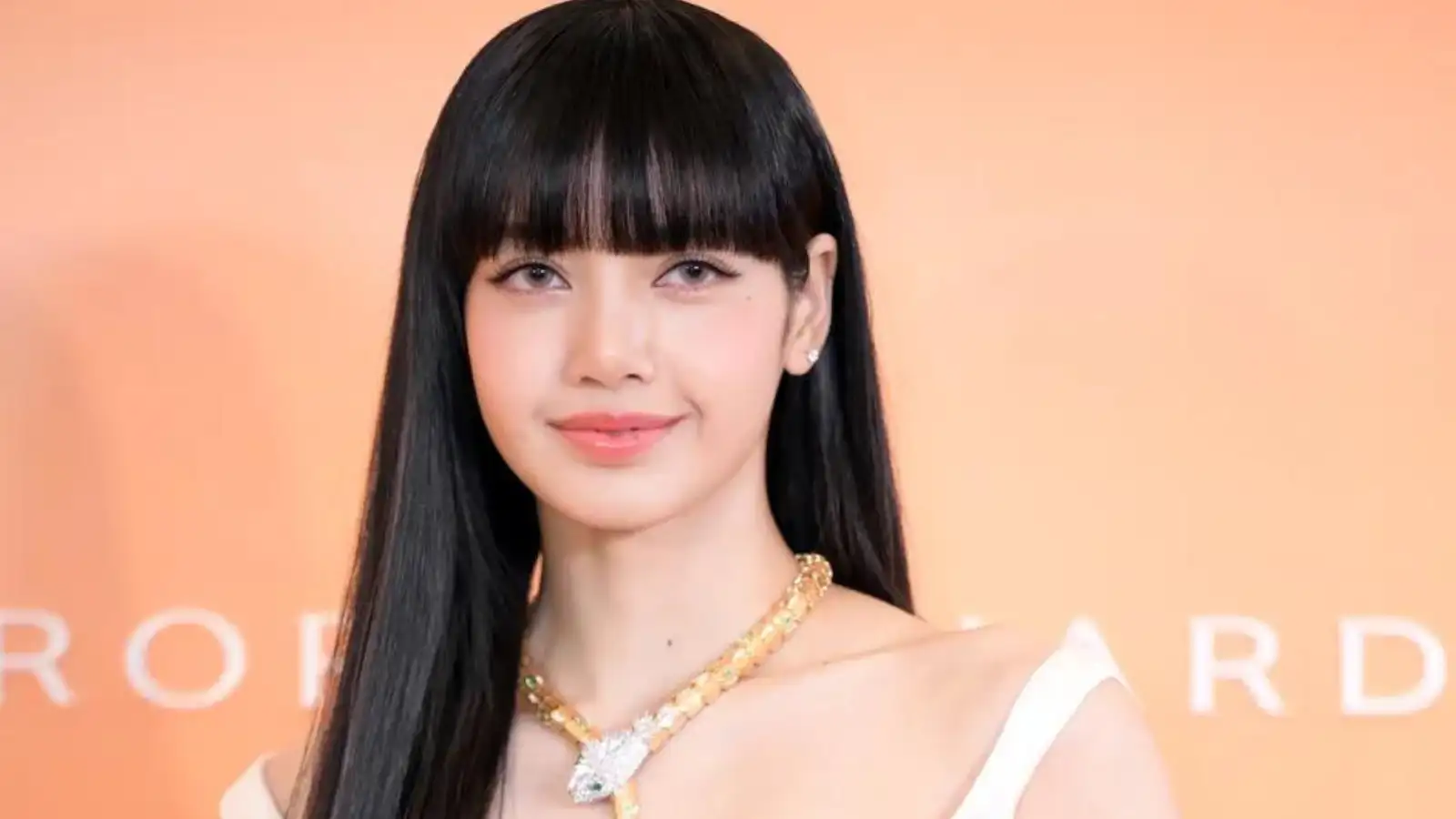 BLACKPINK's Lisa Breaks Record: First K-Pop Star to Enter Asian Hall of ...