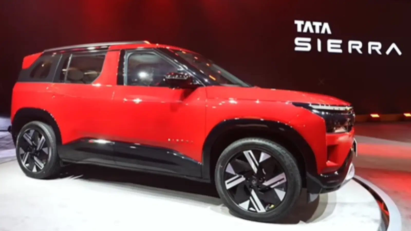 Tata Sierra भारत में 11.49 लाख रुपये में लॉन्च, बोल्ड लुक और धांसू फीचर्स के हो जाएंगे मुरीद