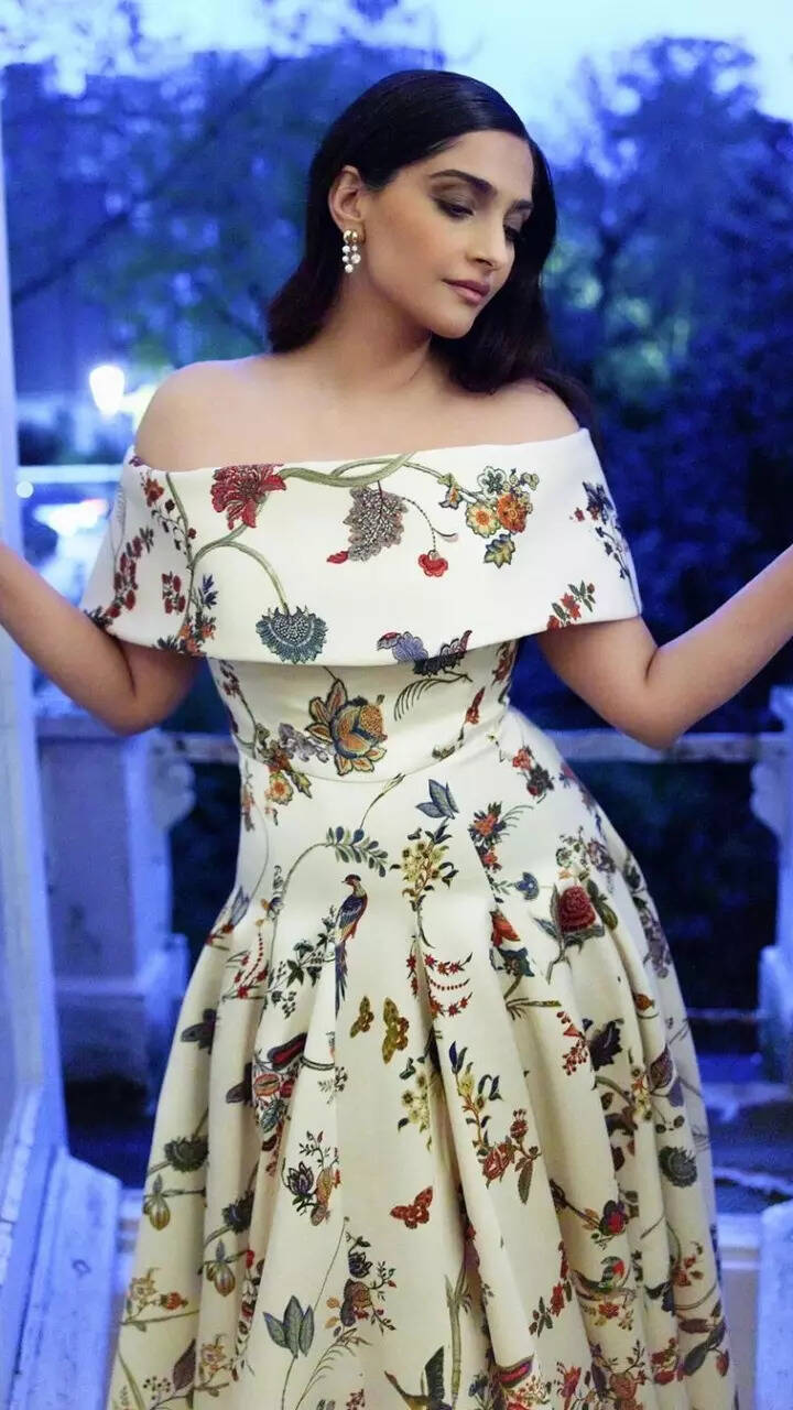 Buy Printed Floral Dresses for Women at Femmella – FEMMELLA
