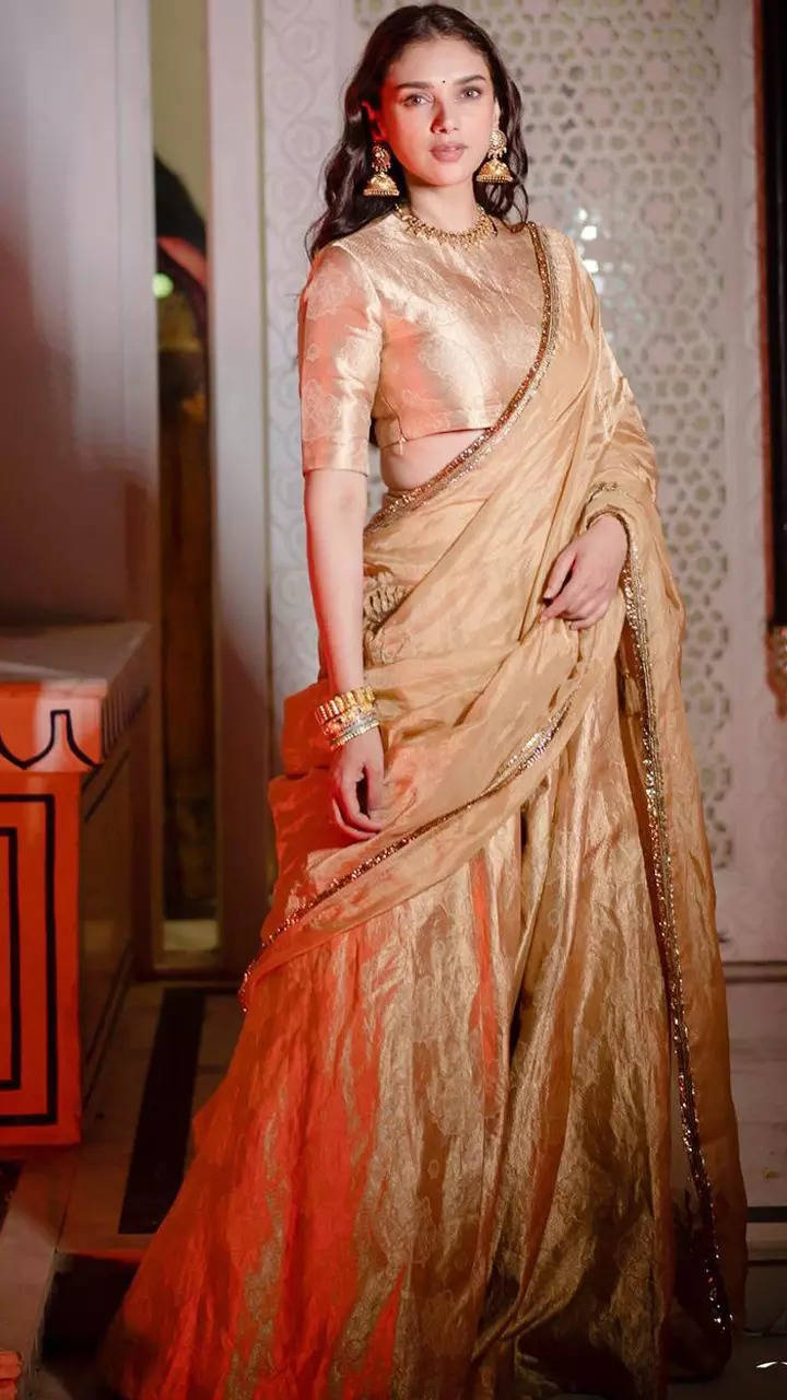 Aditi Rao Hydari exudes royalty and elegance in a stunning golden silk  lehenga | TOIPhotogallery