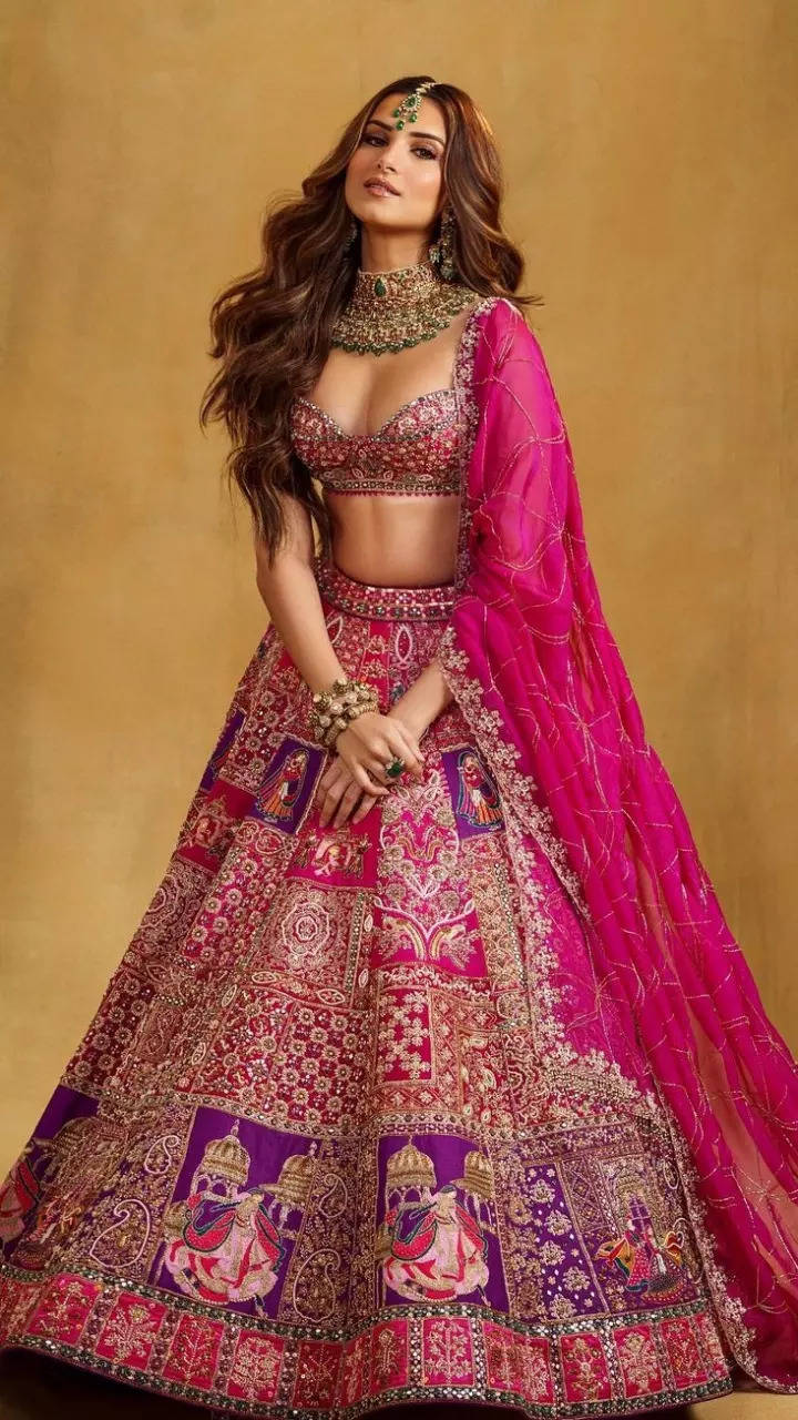 Best Women Clothing Store of Saree, Suits and Lehenga – Zari Jaipur