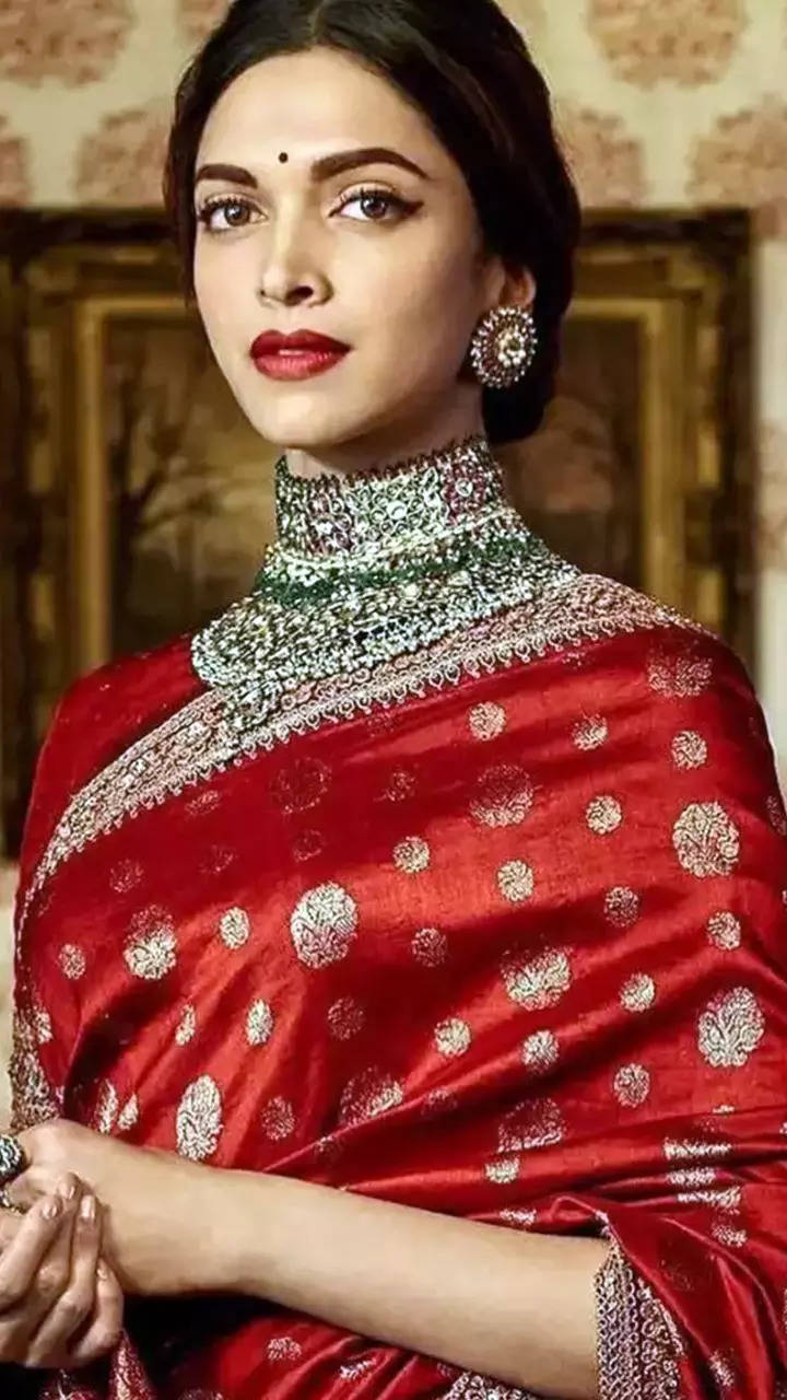 Deepika Padukone most beautiful in saree and jewellery mobile wallpaper  #Actress #Deepika #Padukone #most #Beautiful #saree #j… | Deepika padukone,  Beautiful, Saree