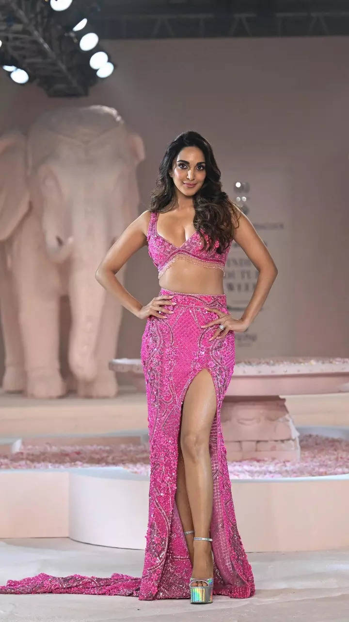 Kiara Advani channels inner Barbie on the ramp in shimmery pink attire |  TOIPhotogallery