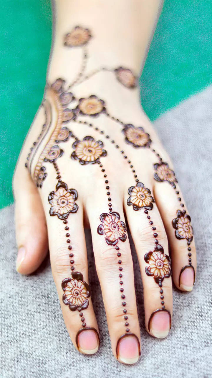 Free Images : celebration, asian, pattern, tattoo, henna, fashion,  marriage, artwork, drawing, design, culture, emotions, mehndi designs,  bollywood, indian bride 2848x4288 - - 420167 - Free stock photos - PxHere