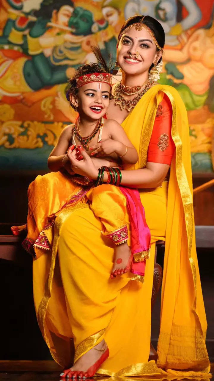 Janmashtami 2021 Radha Dress for Girls: Cute Radha Costumes and  Lehenga-Choli for Little Girls to Wear on Gokulashtami | 🙏🏻 LatestLY