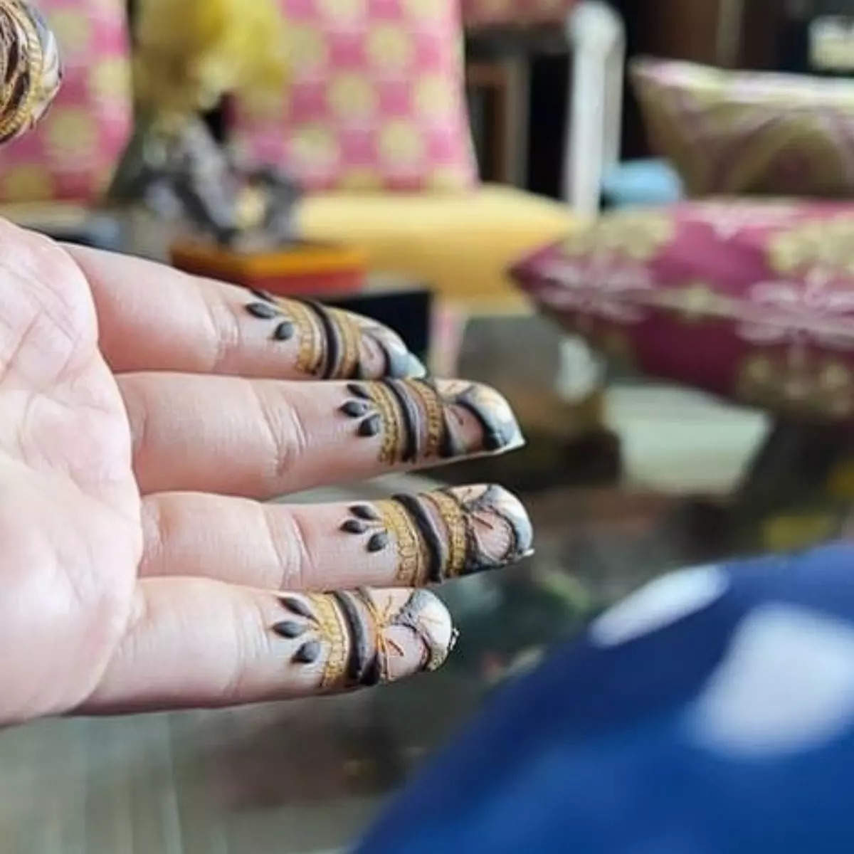 Simple finger design #hennahacks | TikTok