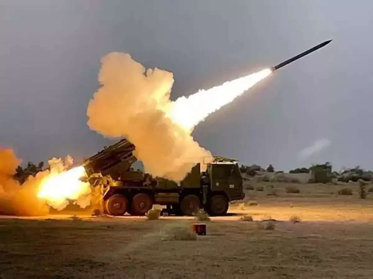 Pinaka Multi Barrel rocket Launcher UPSC,भारत के पिनाका की दुनिया दीवानी, आर्मेनिया के बाद अब ये देश भी कतार में, रेंज बढ़ाने पर काम जारी - after armenia now latin american ...