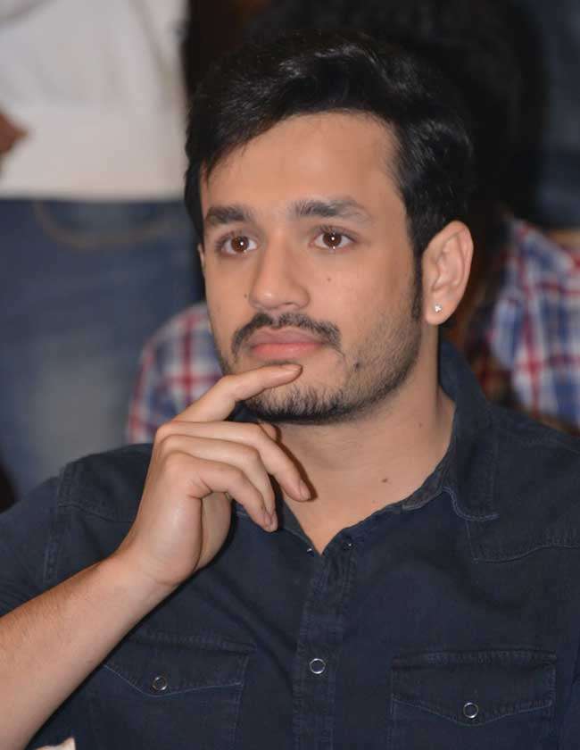 Akhil Akkineni Mr.Majnu Interview Stills | Teluguodu