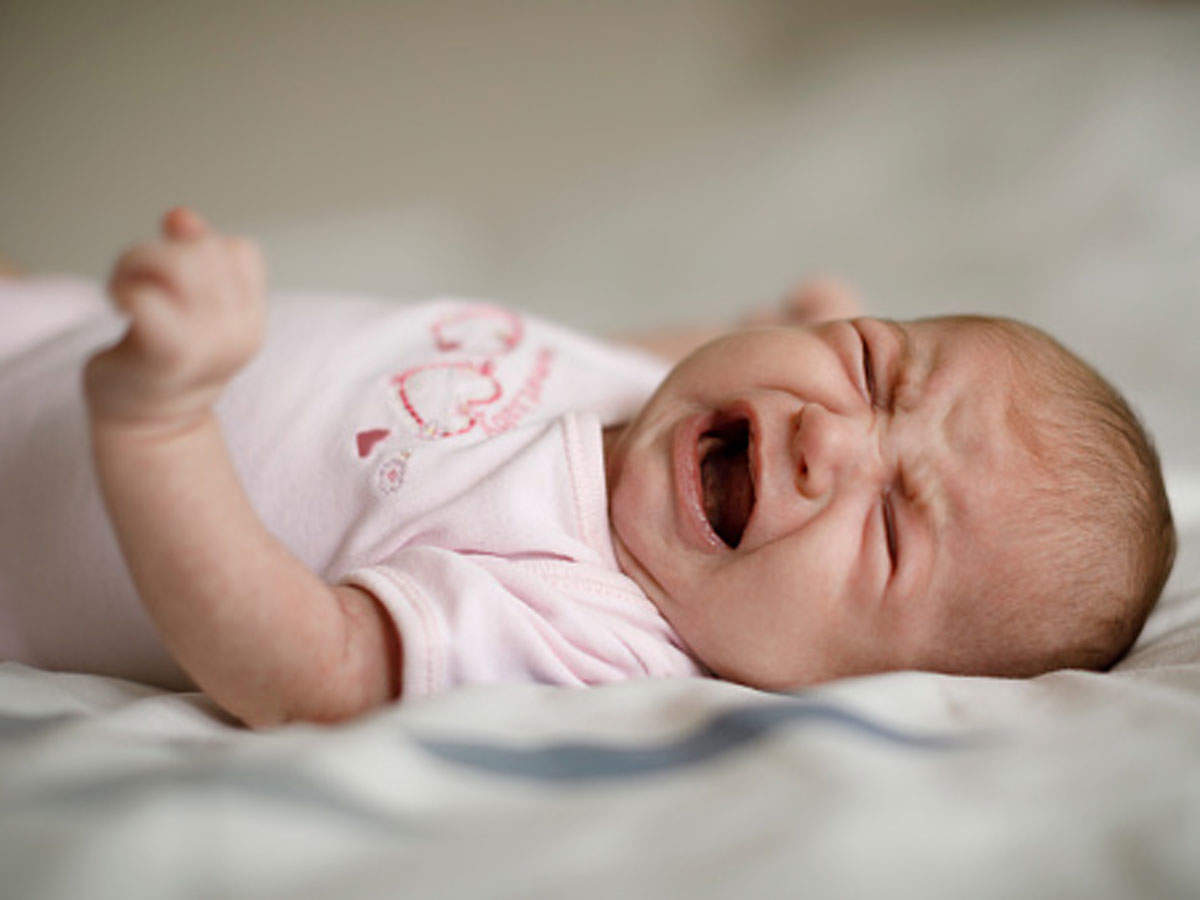 Crying,बच्चे का ज्यादा रोना भी है सेहत के लिए खतरनाक - lifestyle infants crying too much is bad for health - Navbharat Times