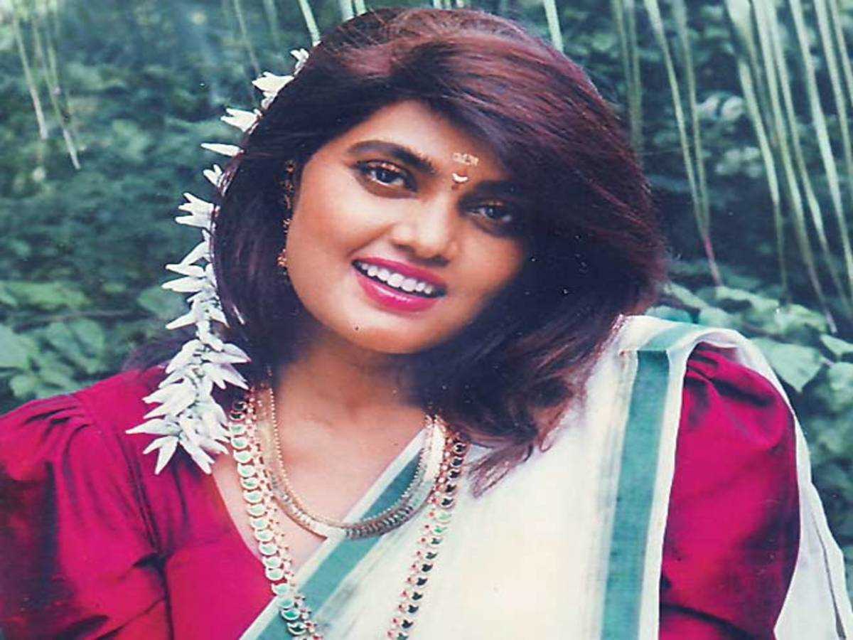 Silk Smitha Real Life Story In Tamil,ஏழ்மை, இளம் வயதில் திருமணம், கணவர் வீட்டார் சித்திரவதை...சில்க் ஸ்மிதாவின் கண்ணீர் பக்கங்கள்! - silk smitha biography unknown life facts ...