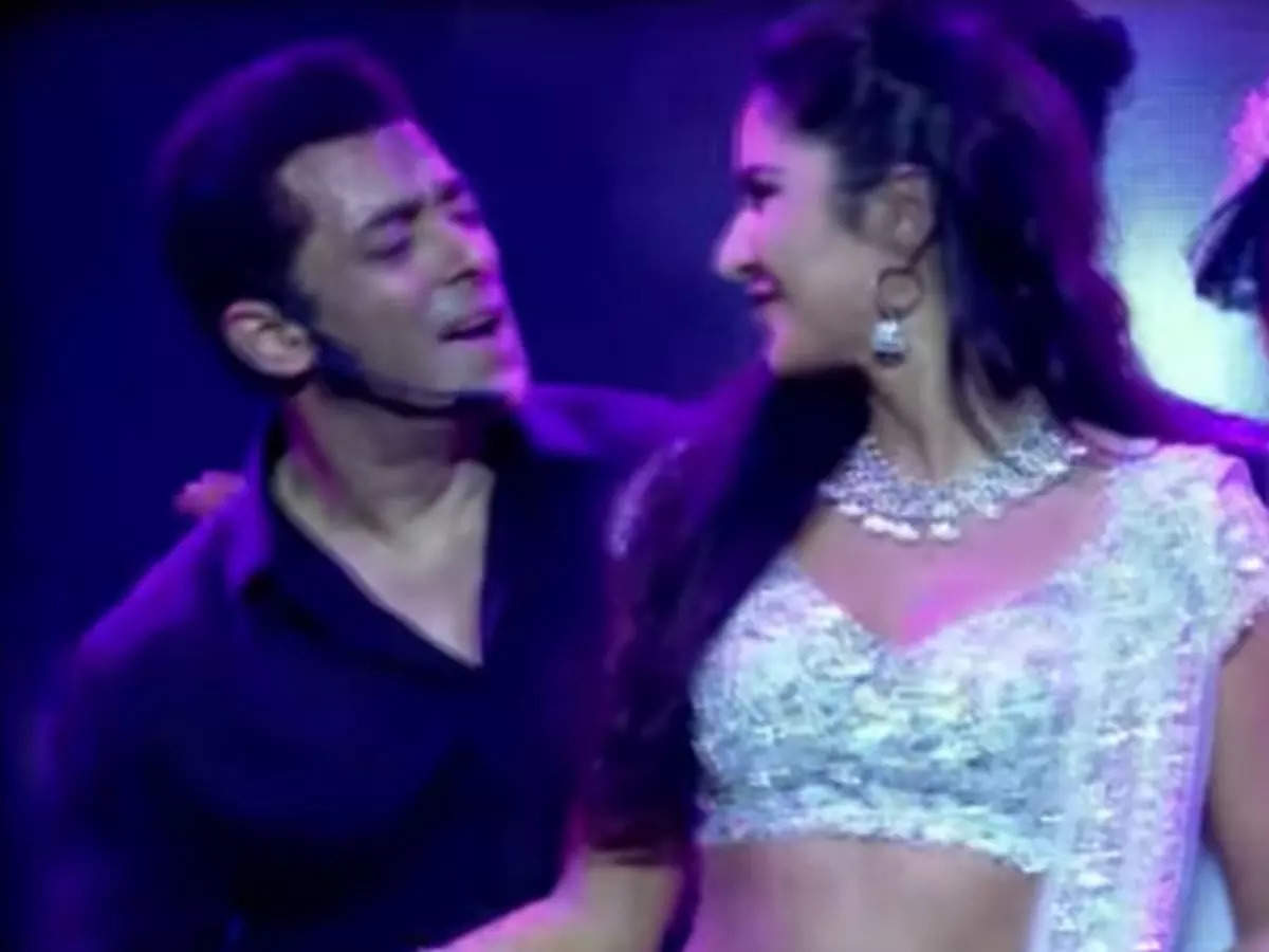 Dance With Me Song Out: सलमान खान का नया गाना आउट, ठुमके लगाते नजर आए आमिर खान, संजय दत्त, कटरीना कैफ
