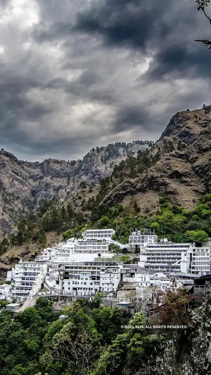 वैष्णो देवी की यात्रा | Vaishno Devi Yatra ...