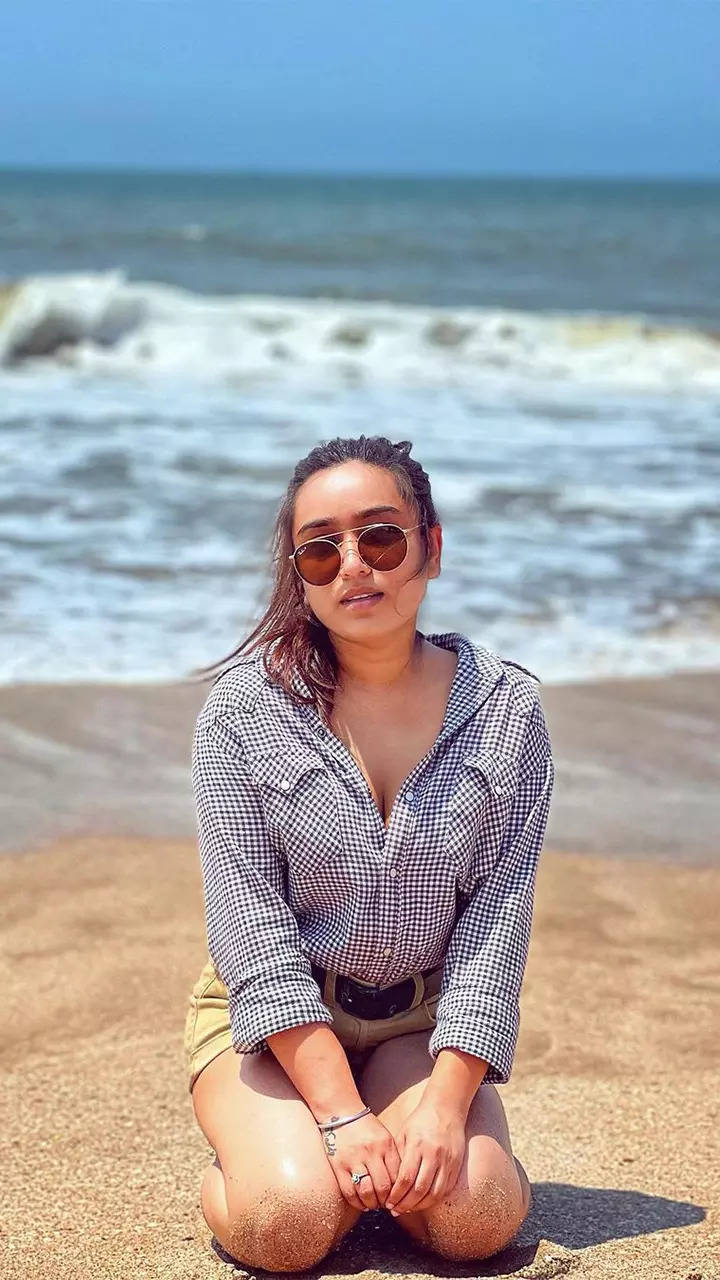 Life is a beach 🏝️ #lifeofk #travel #goa | Instagram