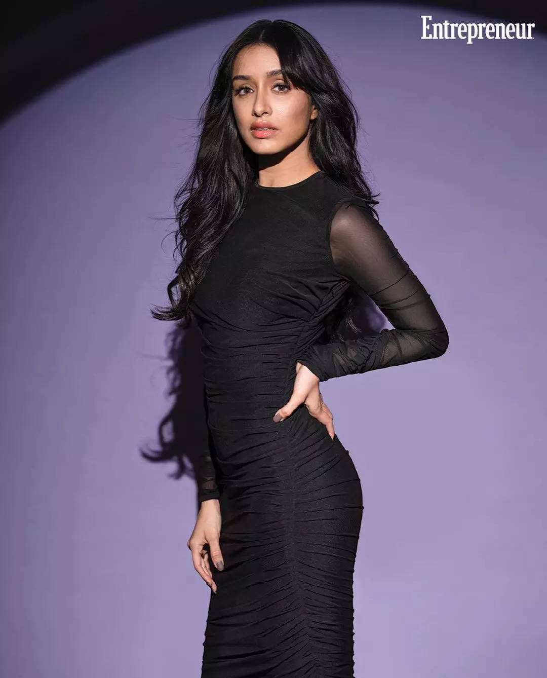 Shraddha Kapoor chose a black outfit from Reem Acra's autumn/winter 2019  collection. The two-piece look … | Shraddha kapoor cute, Shraddha kapoor,  Bollywood fashion