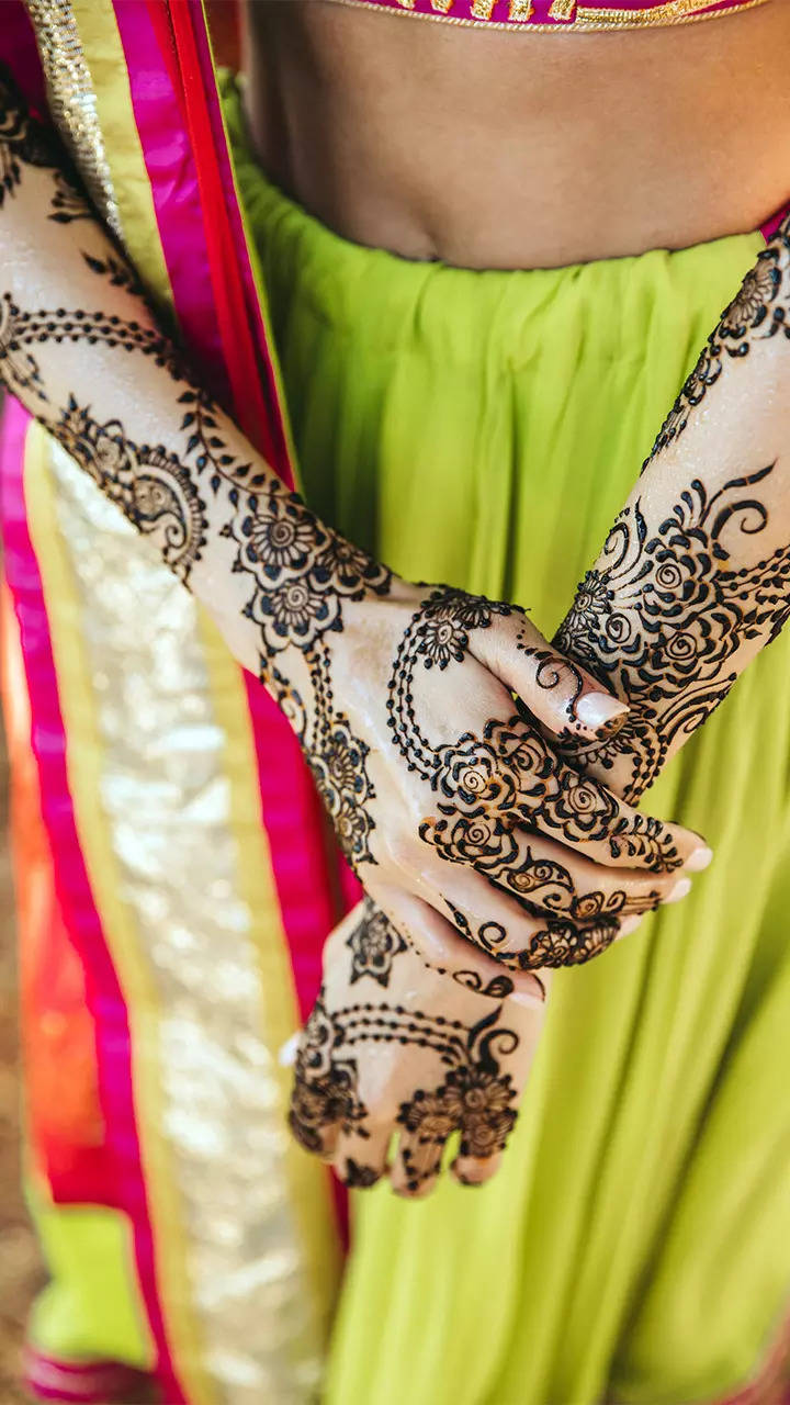 Simple Circle Mehndi Design #aamirmehndiartist #growmyaccount #mehndi ... |  TikTok