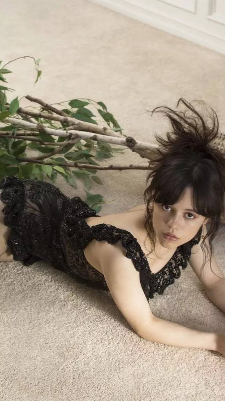 Jenna ortega laying down