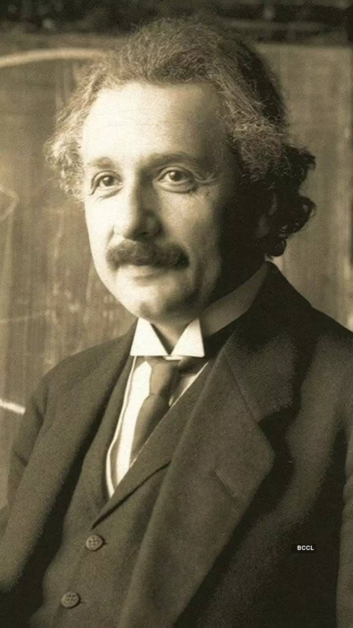Top 10 Greatest Scientists Who Changed The World