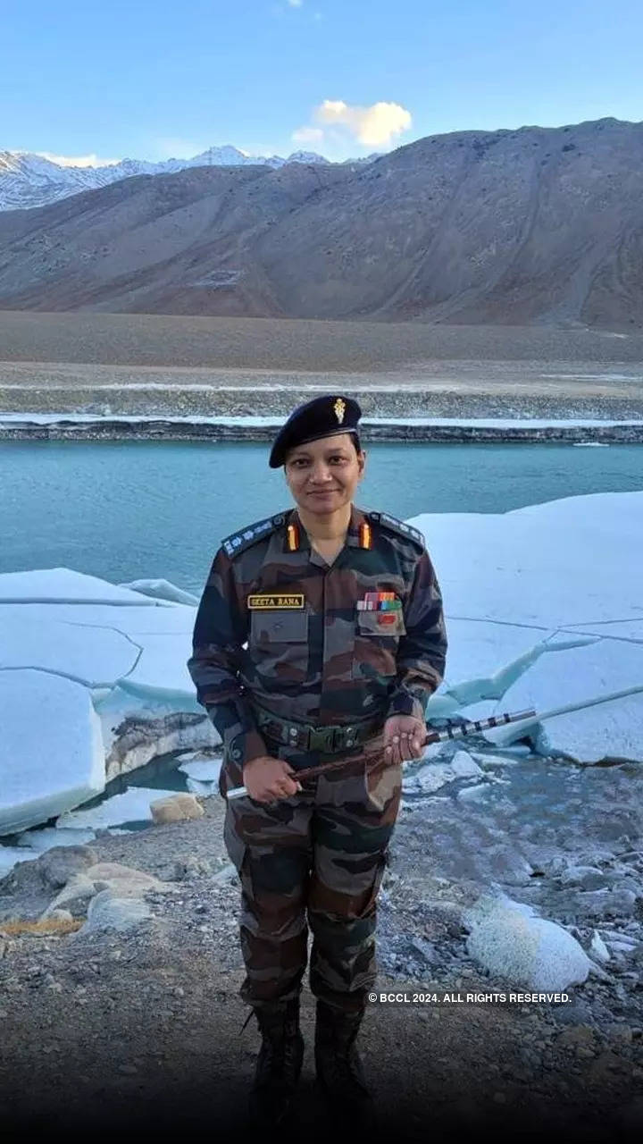 उत्तराखंड की इस युवा कर्नल ने रच डाला इतिहास , बन गयी हैं देश की पहली स्वतंत्र फील्ड वर्कशॉप महिला कमांडर 