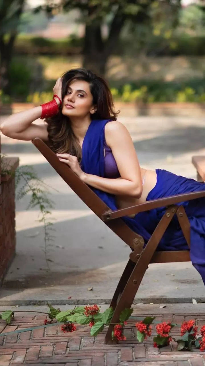Taapsee Pannu is beauty personified in powder blue saree and