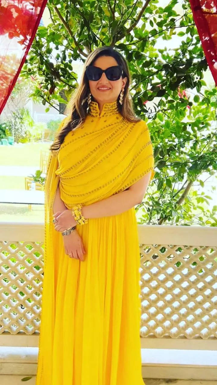 yellow dress 💛Haldi ceremony ❤️Haldi ke Liye yellow dress,gown,garara,  lengah💛❤️ | Haldi ceremony outfit, Yellow dress, Ceremony dresses