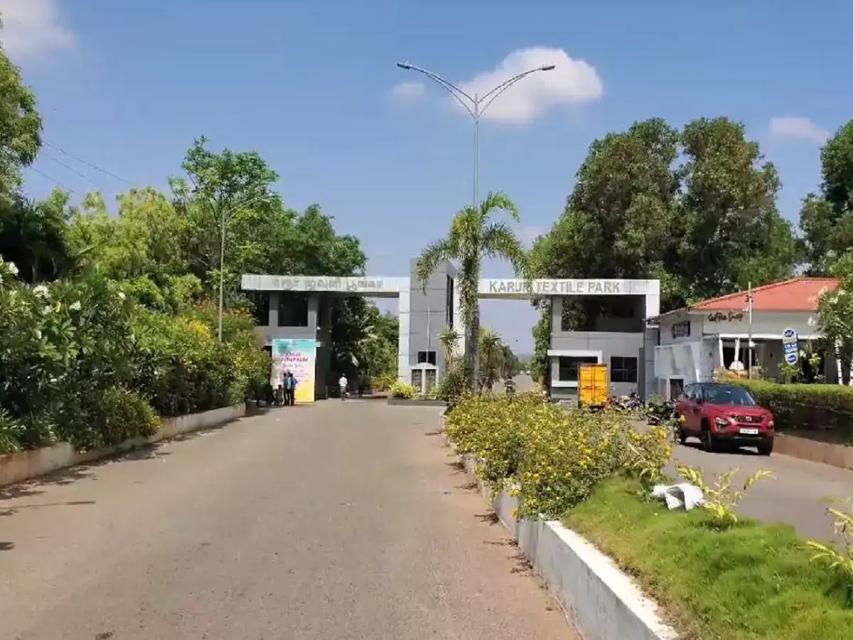 கரூரில் அதிர்ச்சி: வடமாநில தொழிலாளி தீக்குளித்து தற்கொலை... சோகத்தில் மனைவி மயக்கம்! 