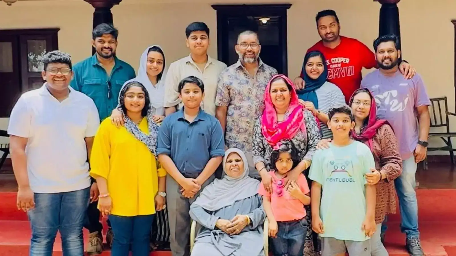 അവന്റെ മരണം എന്നേ കുറേക്കൂടി ശക്തനാക്കുകയാണ്! അവനല്പം ശ്രദ്ധക്കുറവ് കാണിച്ചതും അതുകൊണ്ടാകാം; നിയാസ് കുറിക്കുന്നു