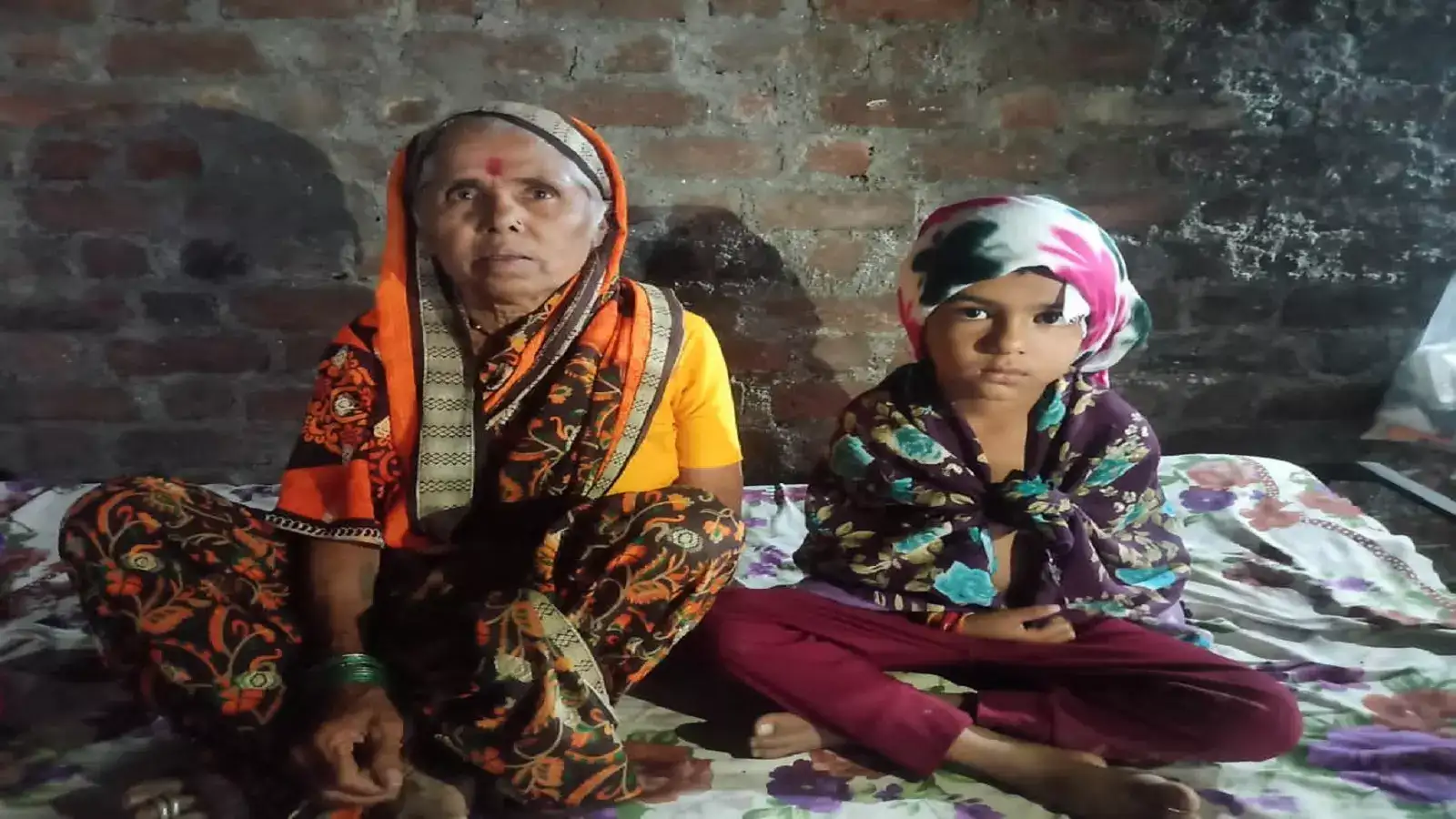 नातवासाठी ७५ वर्षीय आजीबाईंचे संकटाशी दोन हात; बिबट्याने ठोकली धूम, नाशिकमधील थरार नातवासाठी ७५ वर्षीय आजीबाईंचे संकटाशी दोन हात; बिबट्याने ठोकली धूम, नाशिकमधील थरार