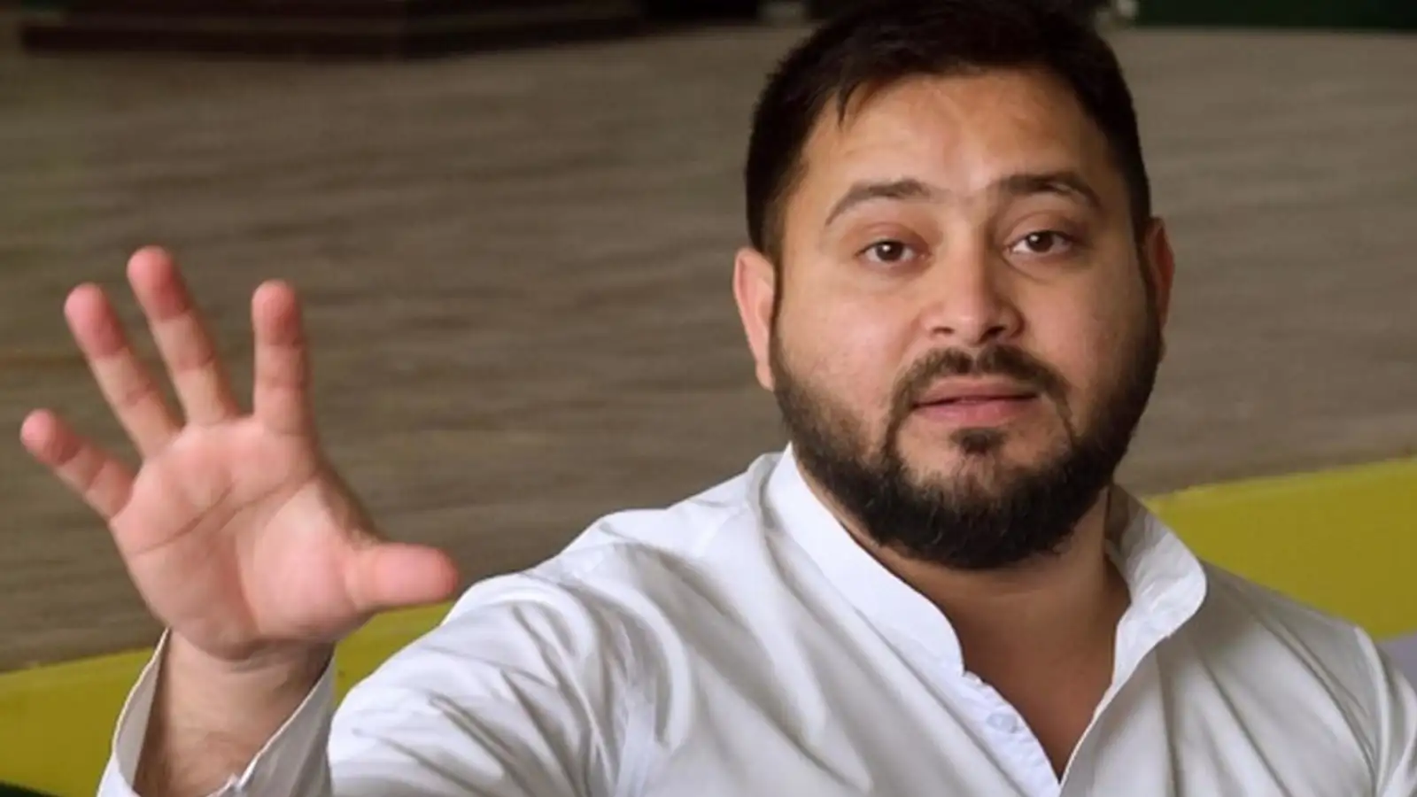 பீகார் சட்டமன்றத் தேர்தல்: தொகுதி பங்கீட்டுக்கு எதிர்ப்பு – தேஜஸ்வி யாதவ் வீட்டை முற்றுகையிட்ட ஆதரவாளர்கள்! 