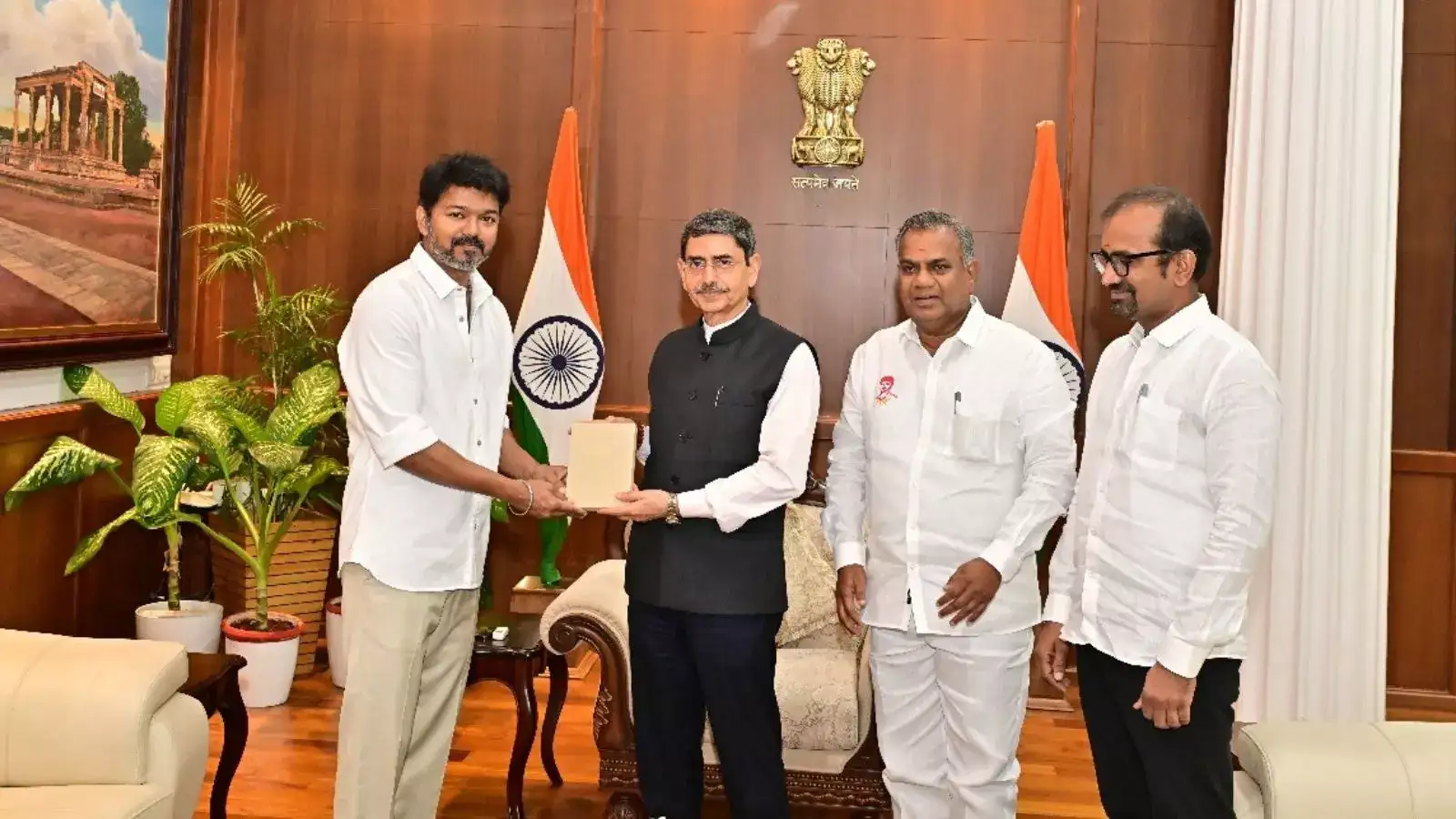 தமிழக ஆளுநர் - விஜய் சந்திப்பு... தமிழக வெற்றிக் கழகம் வெளியிட்ட அறிக்கை! 