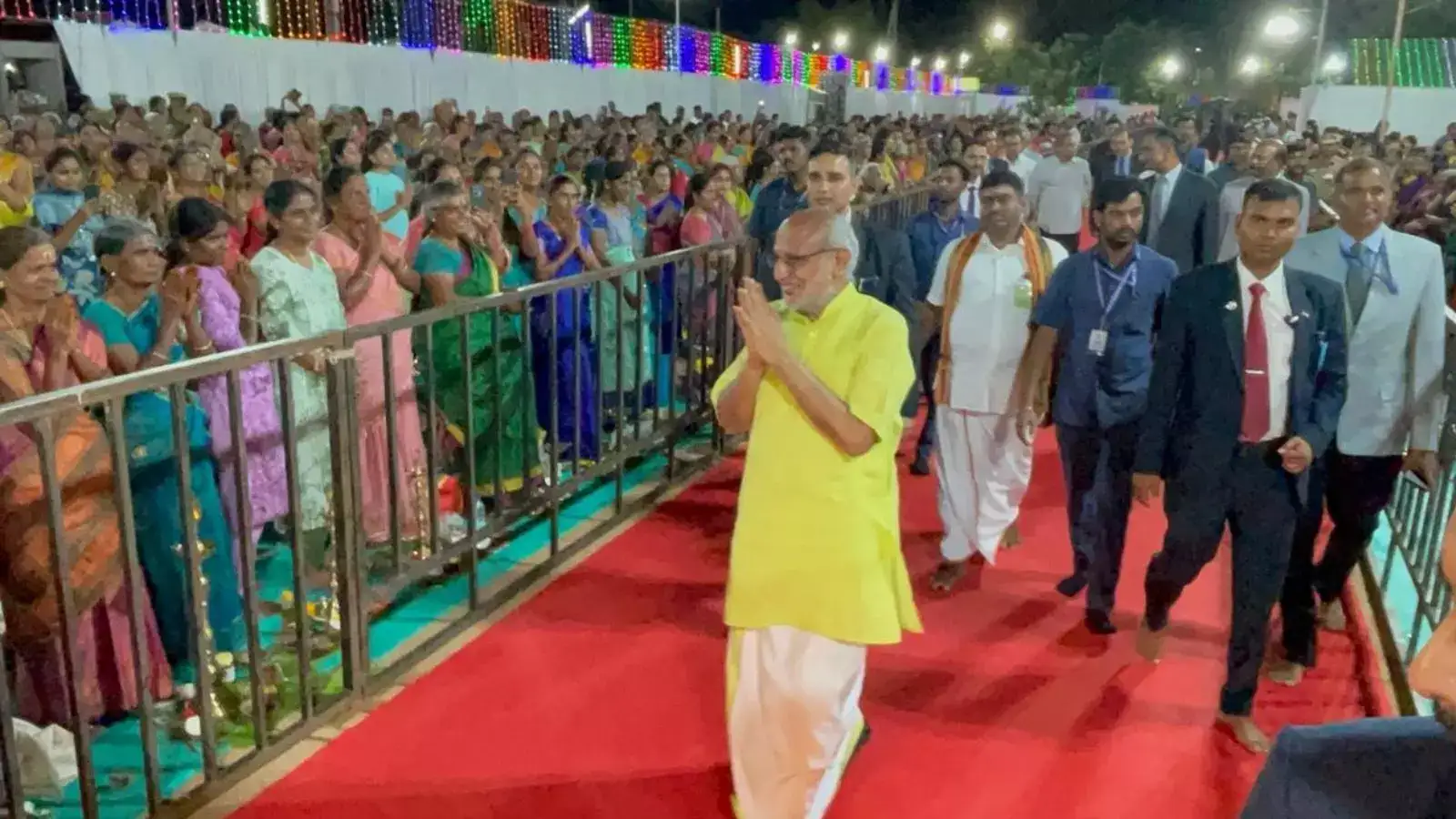 கருப்பராயர் கோவில் பௌர்னமி விழா: குடியரசு துணை தலைவர் சி.பி. ராதாகிருஷ்ணன் பங்கேற்பு! 