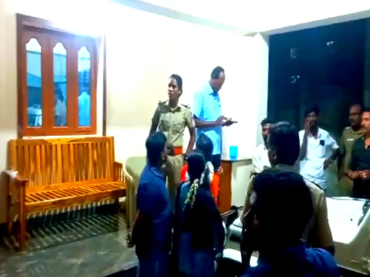 புதுமண தம்பதியினர் வீட்டில் 50 பவுன் நகை மற்றும் 2 லட்சம் ரொக்கப் பணம் திருட்டு; திருவாரூர் மன்னார்குடி அருகே பரபரப்பு! 