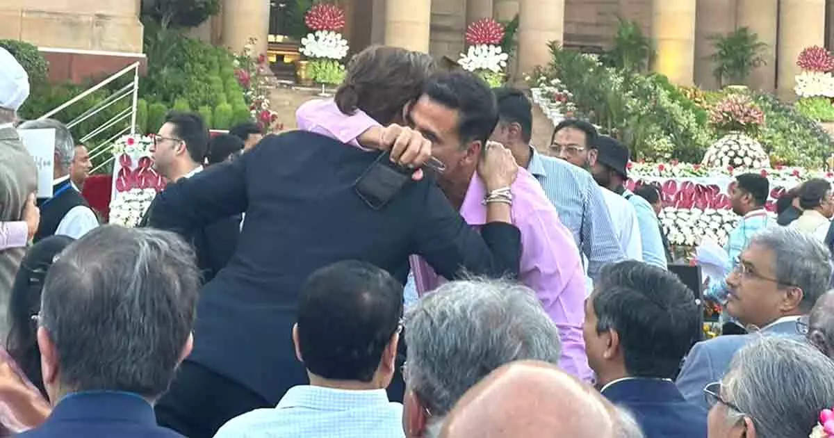 Shahrukh Khan and Akshay Kumar at PM Modi's swearing-in ceremony, eyes were fixed on this photo