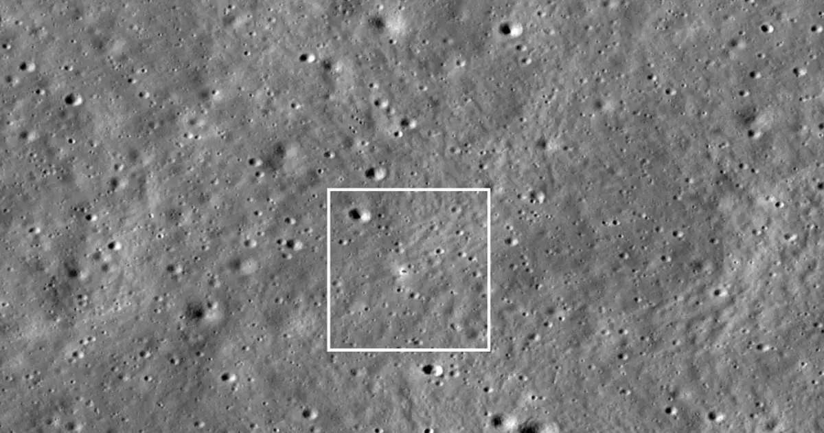 Very small Vikram Lander of Chandrayaan 3 on the Moon, NASA clicked a ...