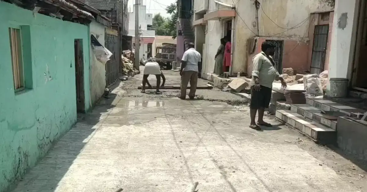 தண்ணீரில் கரைந்தோடும் சாலை - இத்தகைய சாலை வேண்டாம் என திருவண்ணாமலைவாசிகள் எதிர்ப்பு 