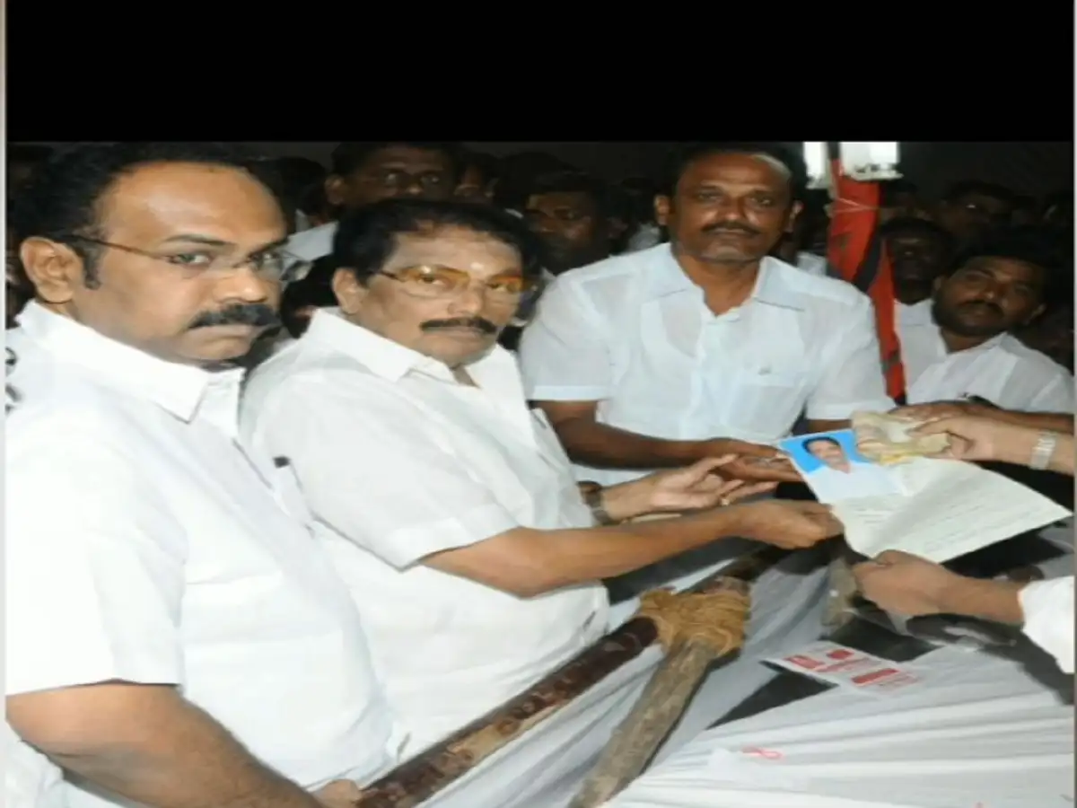 விருதுநகர்; ஸ்ரீவில்லிபுத்தூரில் திமுக நிர்வாகி நகைக்கடைக்குள் புகுந்து அராஜகம்! 