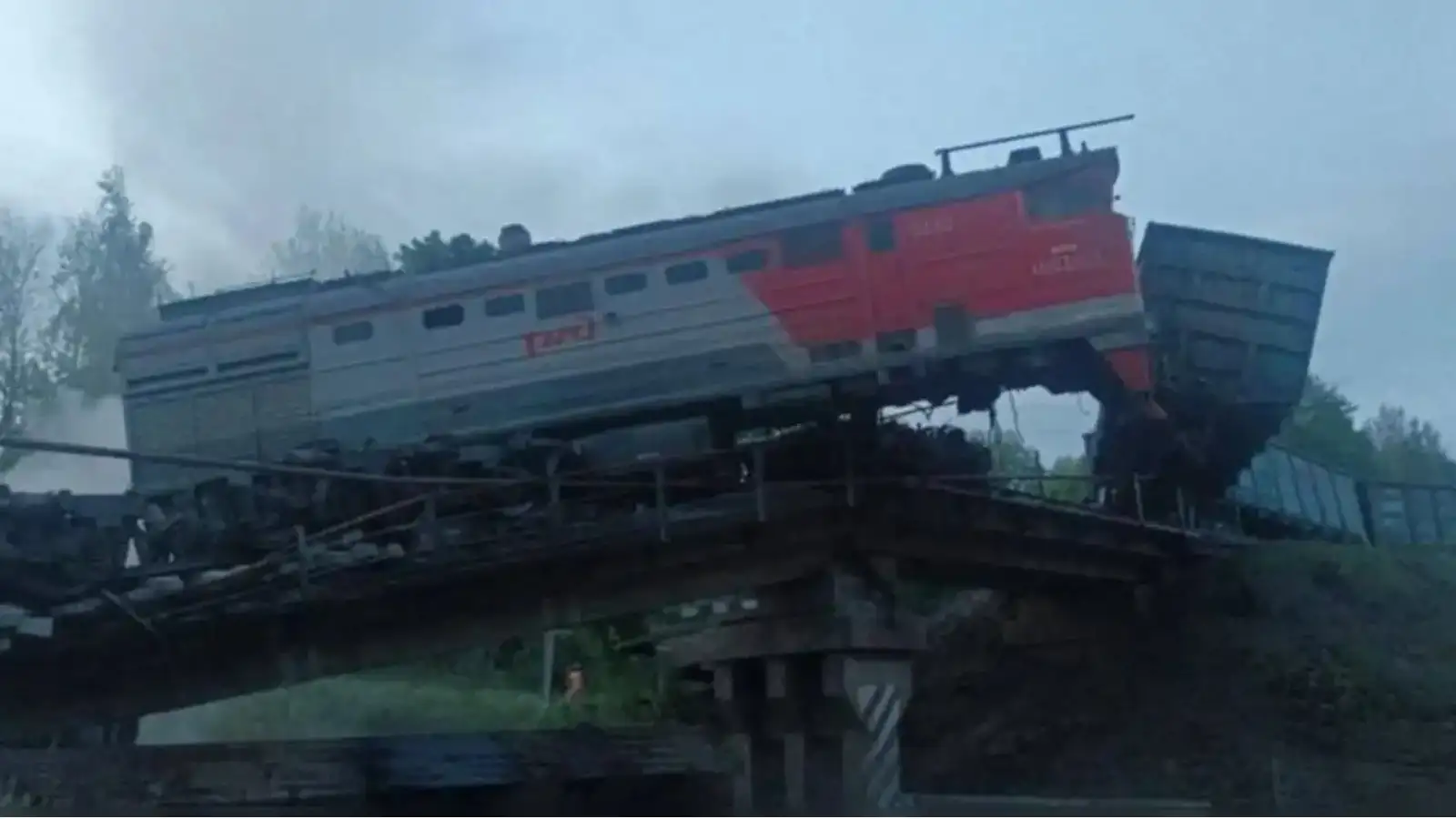 ரஷ்யாவில் ஒரே நாளில் இரு வேறு இடங்களில் ரயில் விபத்து.. உக்ரைன் சதி? 