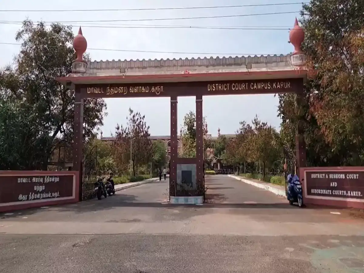 கரூர் மூதாட்டி கொலை வழக்கு: சிக்கிய பக்கத்து வீட்டு குடும்ப குத்து விளக்கு.. வெளியான பகீர் தகவல்கள்! 