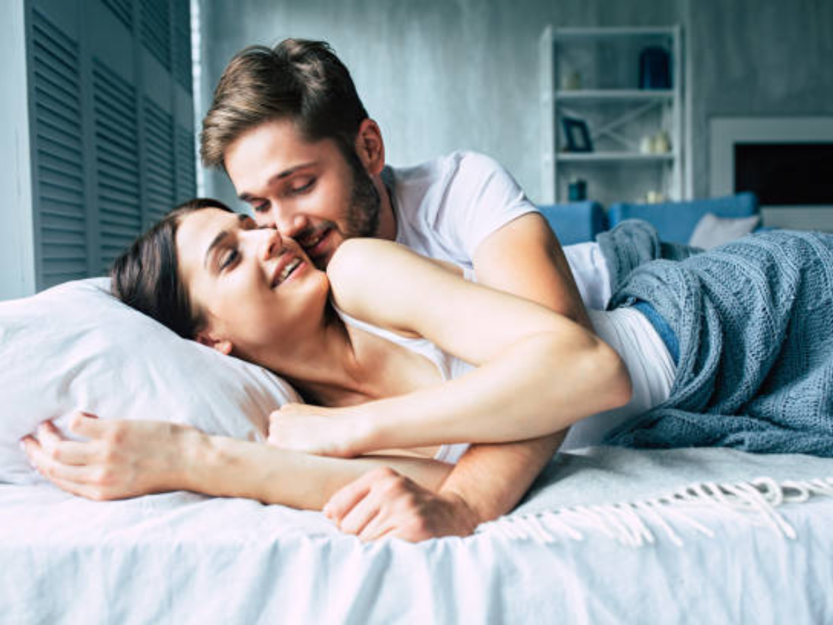 इस तरह से सेक्स करने के फायदे जानकार आप भी हो जाएंगे दंग - benefits of anal  sex how to enjoy anal sex disadvantages of anal sex - Navbharat Times