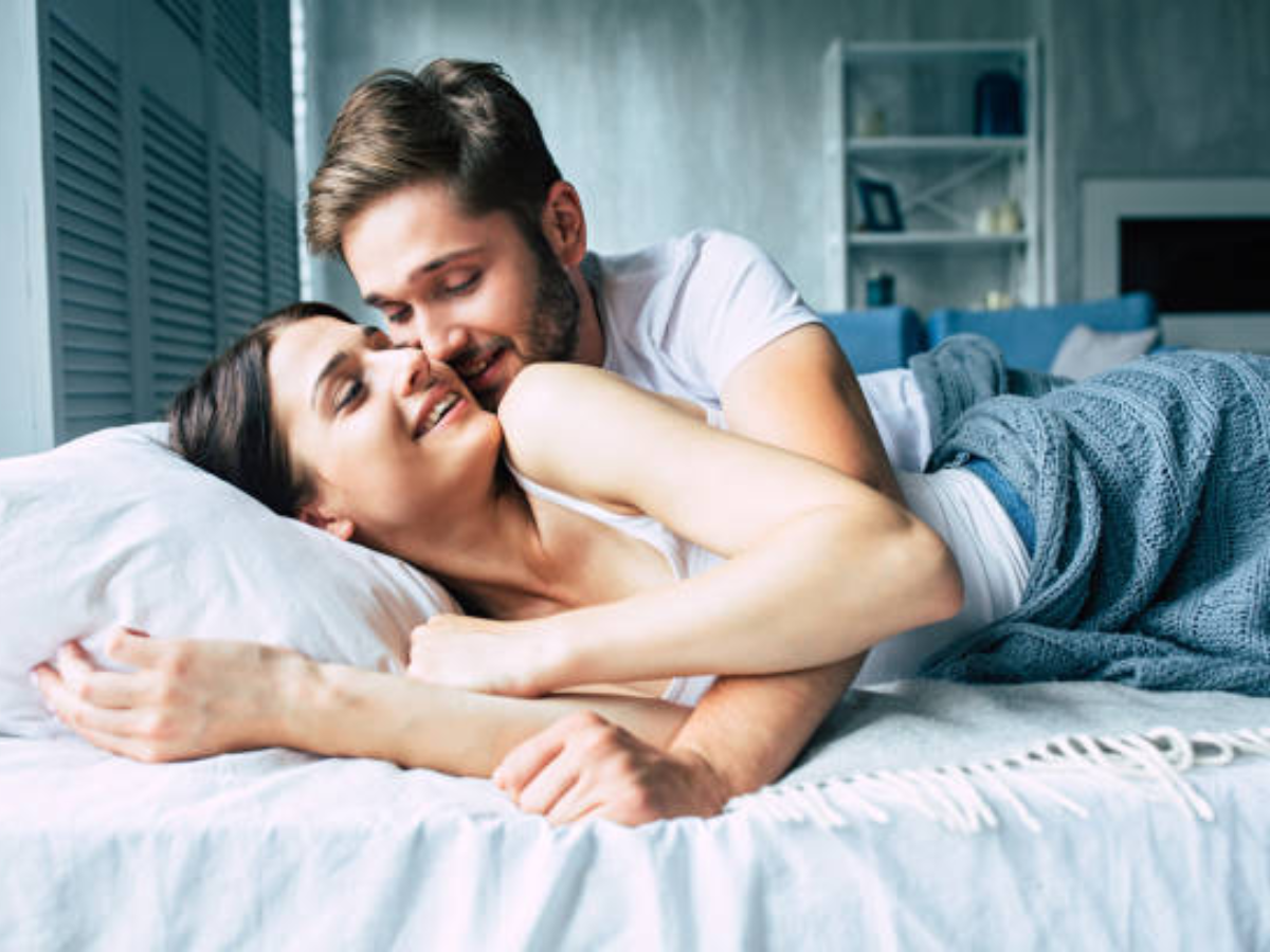 सुरक्षित सेक्स कैसे करें, जानिए 6 असरदार तरीकों के बारे में - know about effective tricks of safe