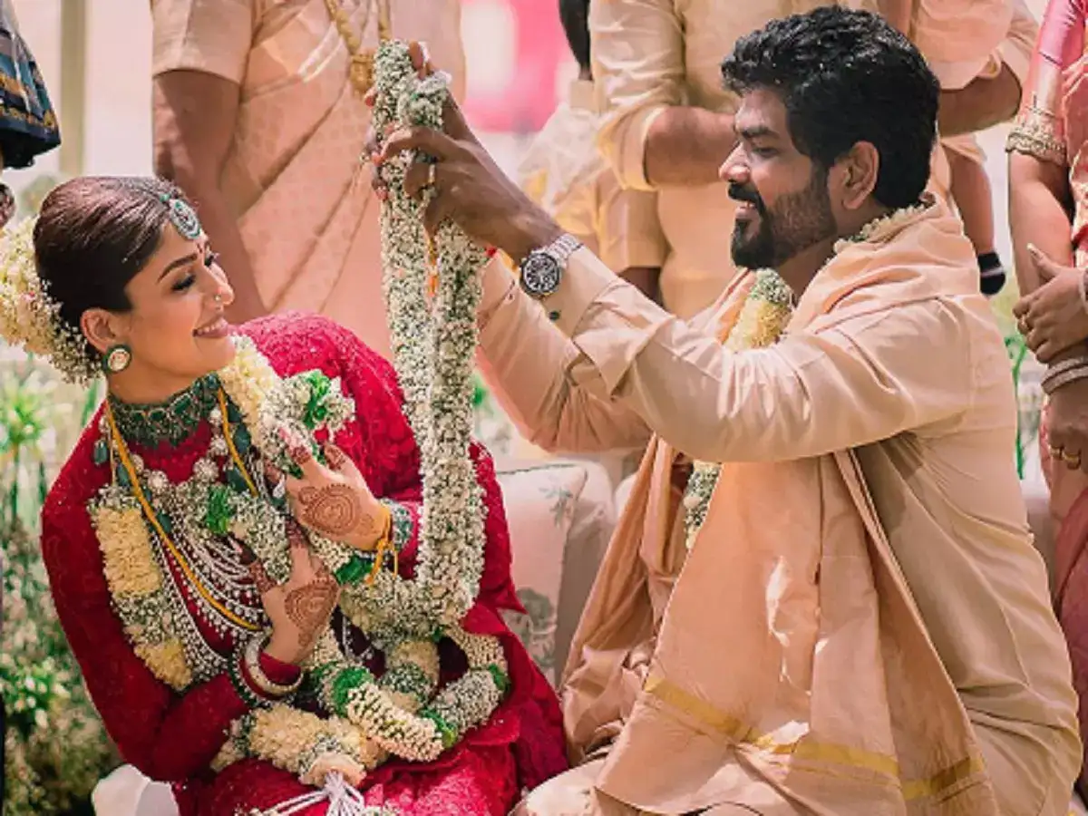 Nayanthara Netflix: நயன்தாரா அப்படியும் அழகு... இப்படியும் அழகு... உருகிய விக்னேஷ் சிவன்! - vignesh shivan shares feelings about nayanthara - Samayam Tamil