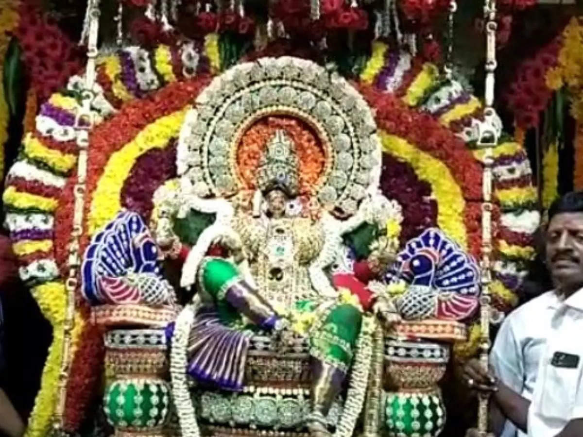 NavarathiriFestival2023 Day 4 - Sri Gaja Lakshmi Alangaram at Sri  Vairavimada Kaliamman Temple on Wednesday, 18 October 2023. | Instagram