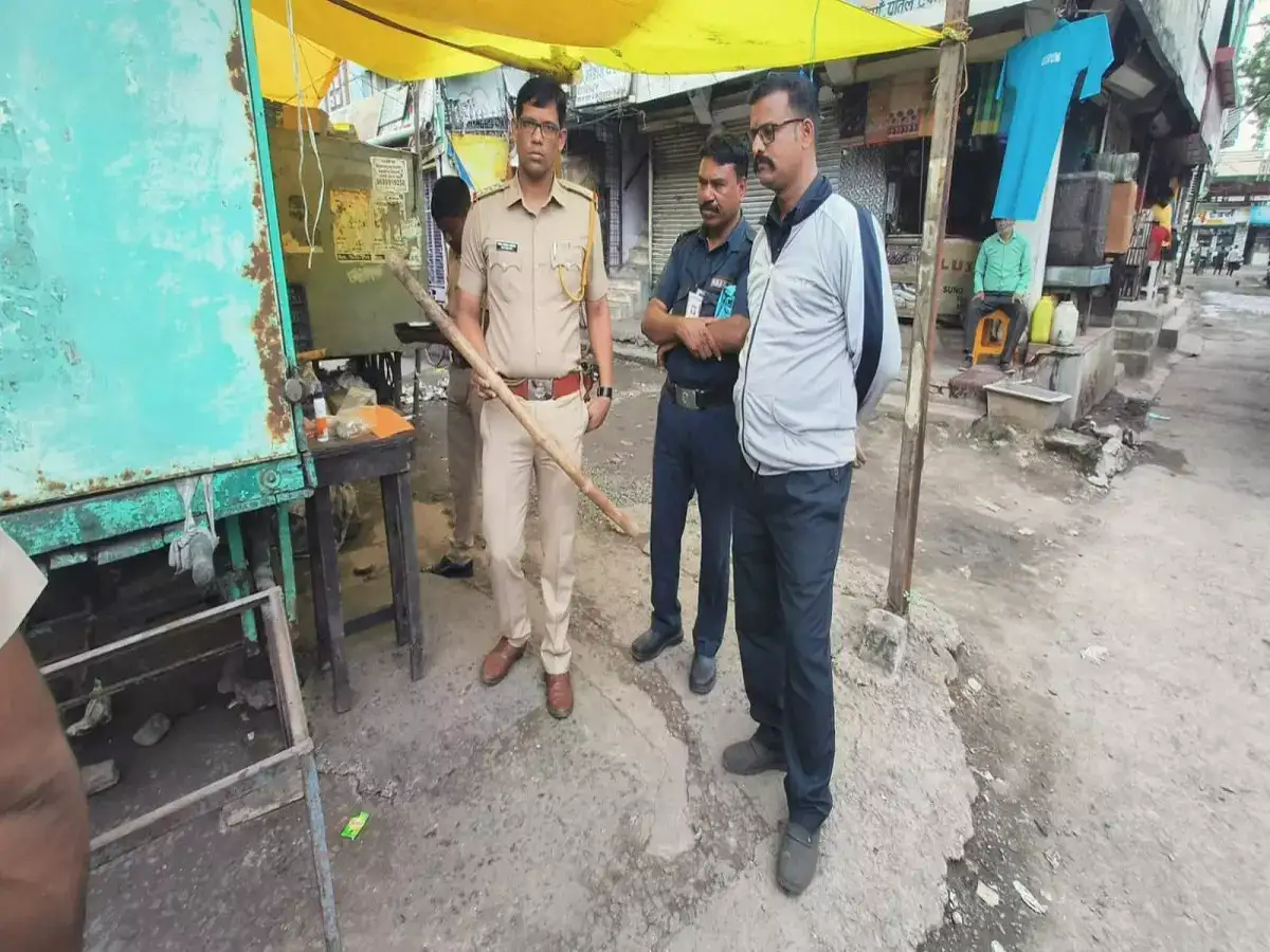 मद्यपींमध्ये बिर्याणीवरून वाद, तरुणाने रागात उचलले लाकूड अन्… मद्यपींमध्ये बिर्याणीवरून वाद, तरुणाने रागात उचलले लाकूड अन्…