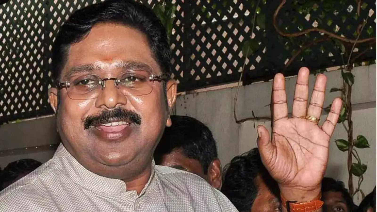 தேசிய ஜனநாயக கூட்டணியில் அதிமுக: உடனே வாங்க அதுதான் நல்லது - அழைக்கும் டிடிவி தினகரன் 