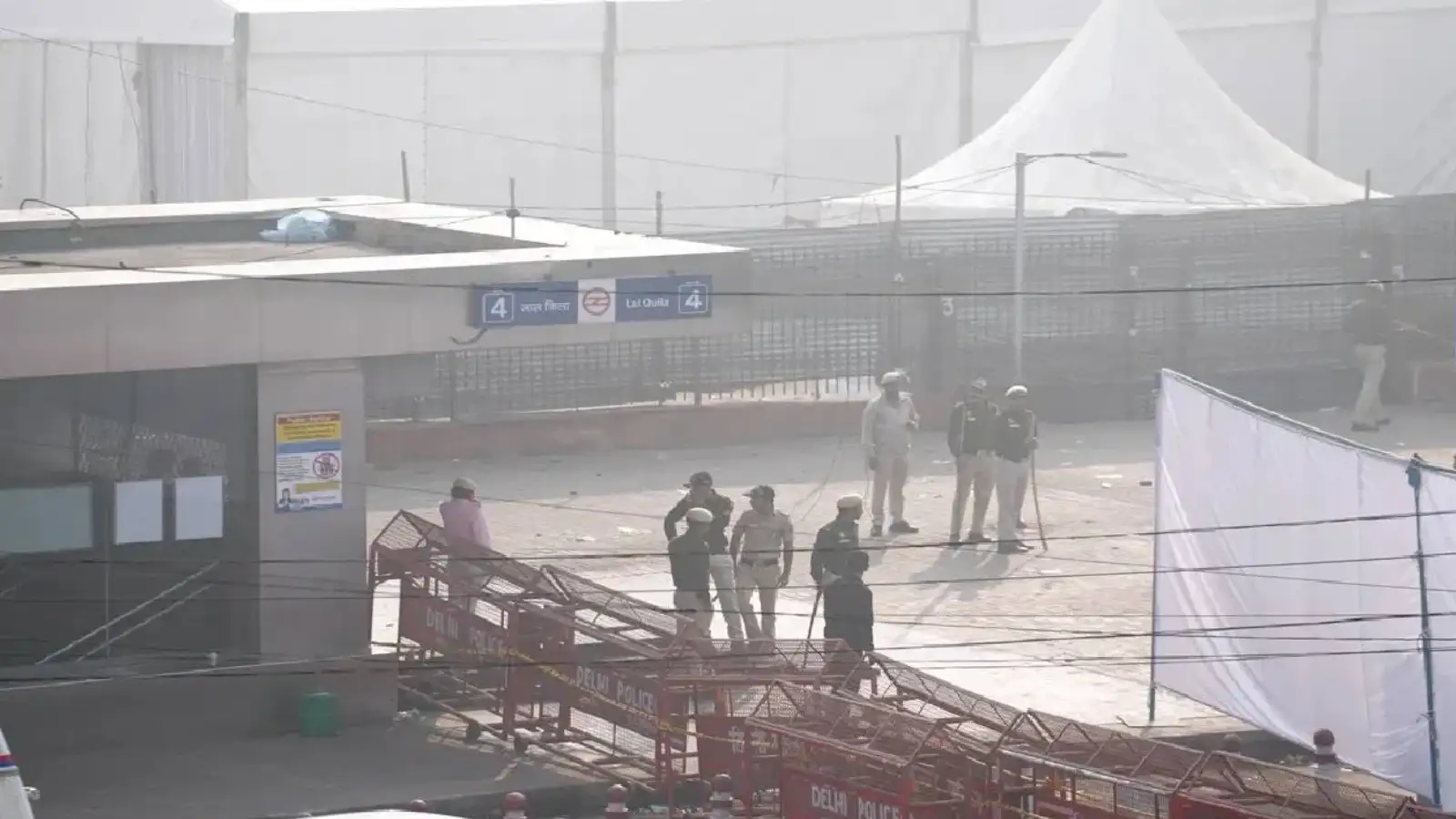 டெல்லி கார் குண்டுவெடிப்பு: செங்கோட்டை மெட்ரோ நிலையம் மீண்டும் திறப்பு! 