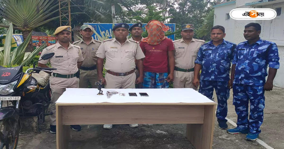 সোনার দেবীমূর্তি বিক্রির নামে সুন্দরবনে প্রতারণার ফাঁদ, অস্ত্র সহ ধৃত লুঠেরা গ্যাংয়ের পাণ্ডা