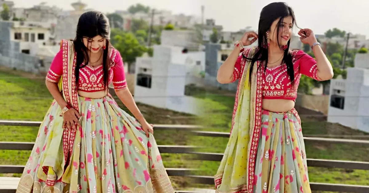 Amazon.com: Fashion_Dream Haldi Outfits Special Lehenga Choli In Paper  Mirror Work Indian Wedding Dress Sabyasachi Lehenga (Un stitch) : Clothing,  Shoes & Jewelry