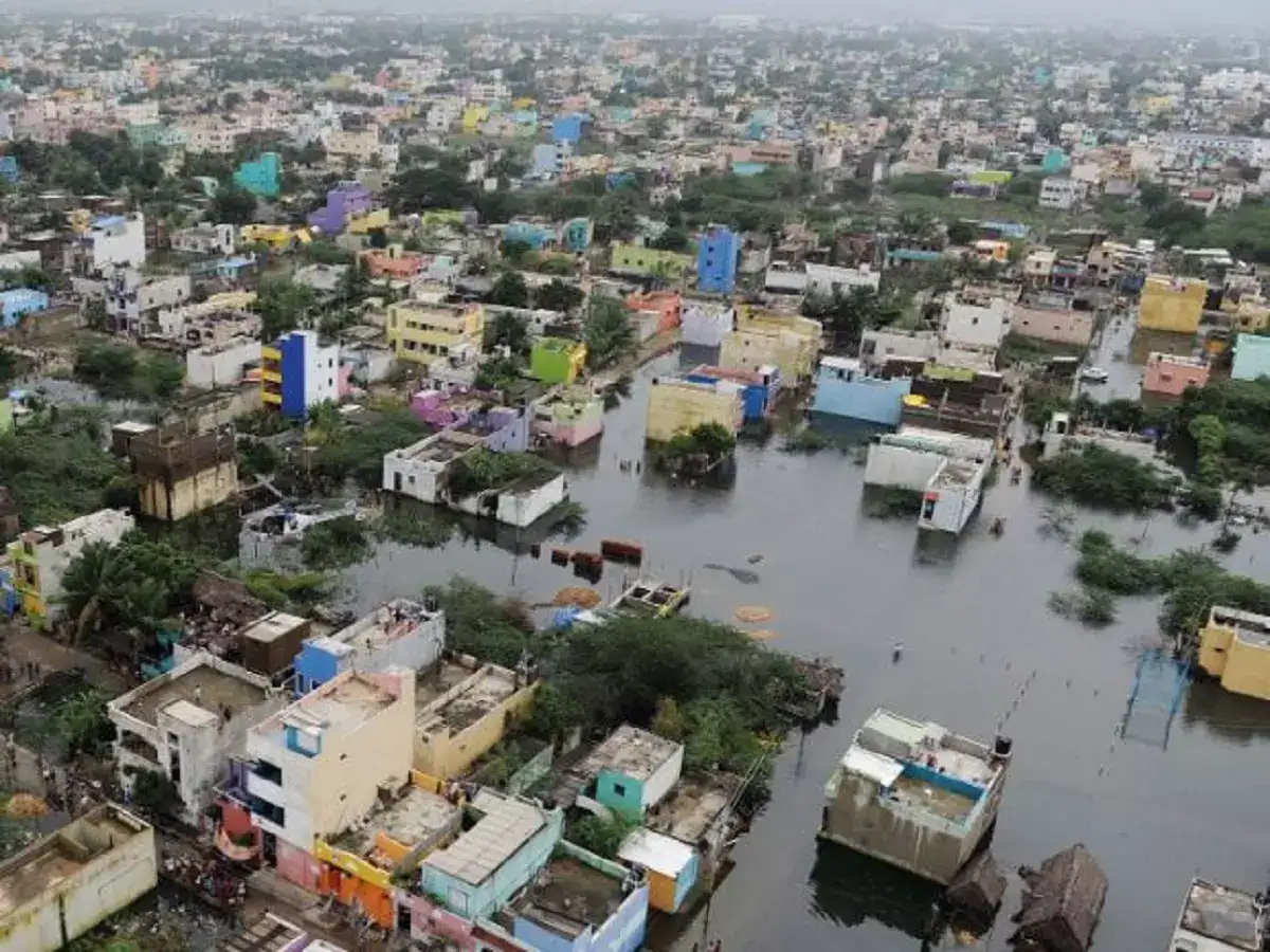மிக்ஜாம் பாதிப்பால் சேதமடைந்த வண்டிகள்.. உதவி செய்யும் டிவிஎஸ்! 