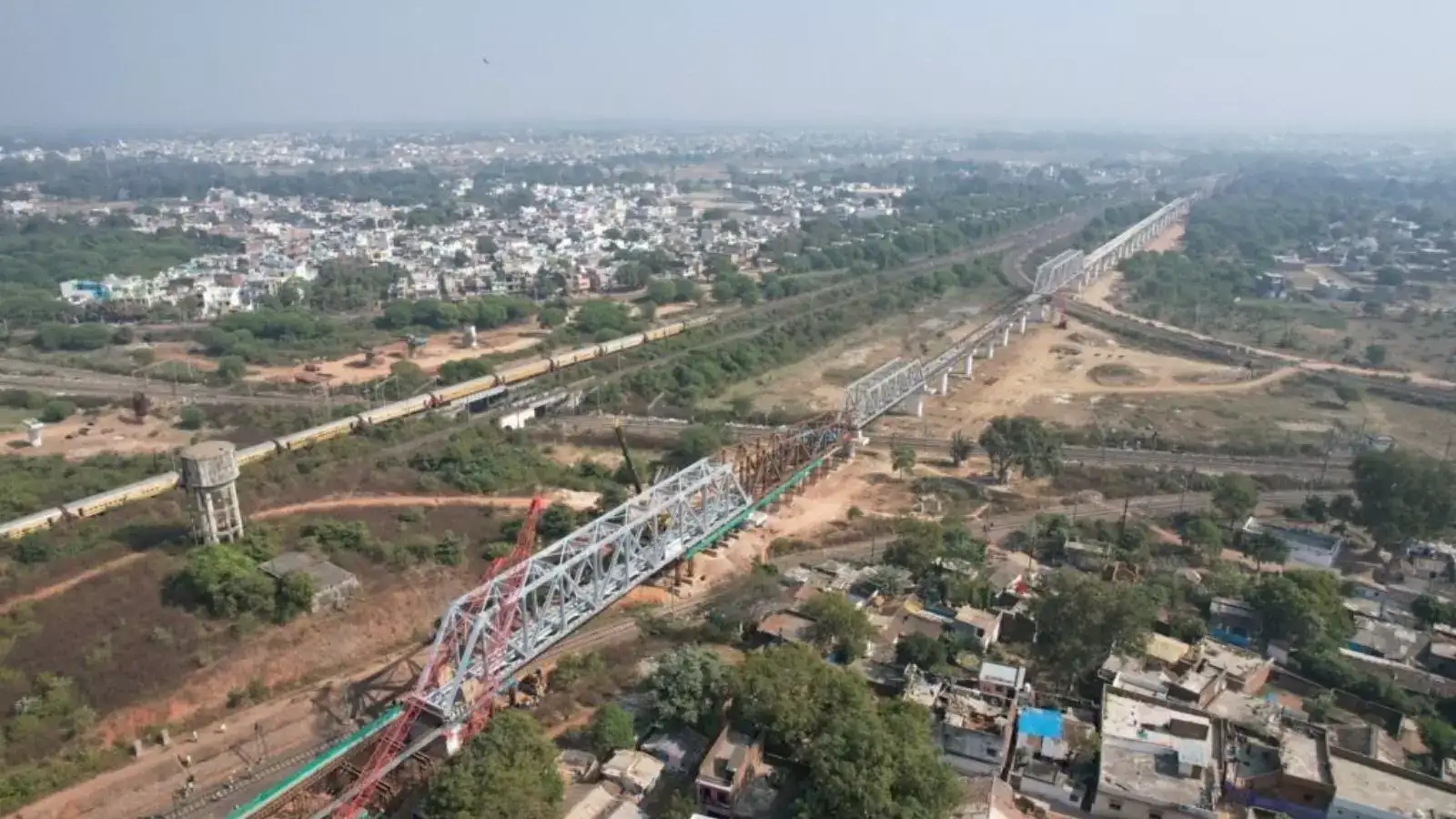 ஆசியாவின் மிக நீளமான கிரேடு செப்ரேட்டர் ரயில்வே பாலம்… 130 கி.மீ வேகத்தில் சீறிப் பாய்ந்த ரயில்! 